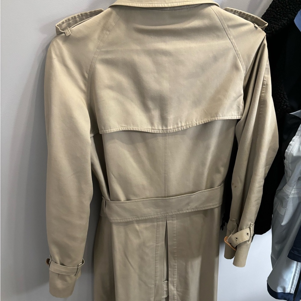 Burberry Trenchcoat - Picture 2 of 8